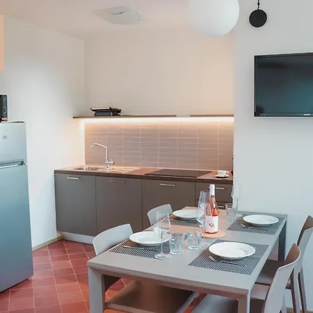 Vignol Aparthotel 4*